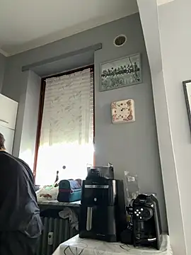 Axl hot online show from February 19, 2026, 12:13 pm