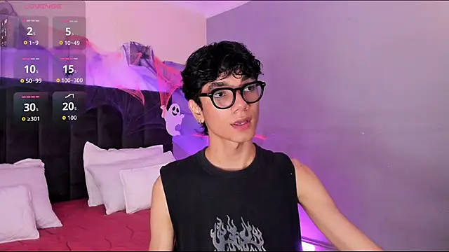 Phillicious   online show from October 15, 2025, 10:07 pm