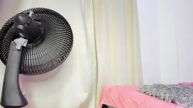 mia purplee online show from October 2, 2025, 3:10 am