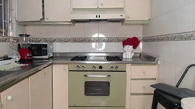 salma falcon online show from October 11, 2025, 7:37 pm