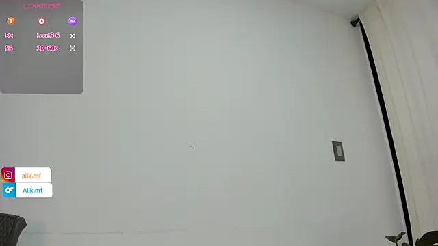 aliciakozlov online show from October 29, 2025, 6:51 pm