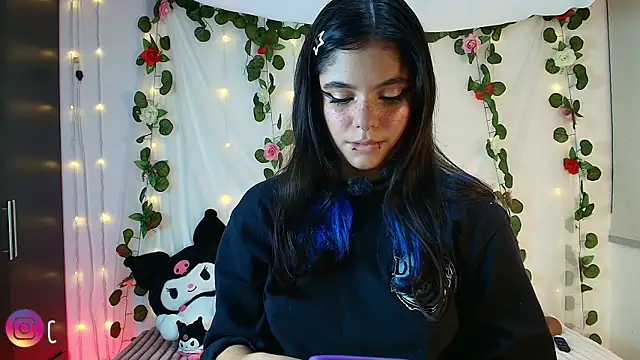 Snapshot of cutee_andrea chatting on May 13, 2026, 3:13 am cutee andrea online show from May 13, 2026, 3:13 am