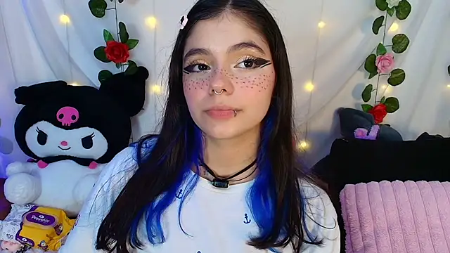 Snapshot of cutee_andrea chatting on April 22, 2026, 2:51 am cutee andrea online show from April 22, 2026, 2:51 am