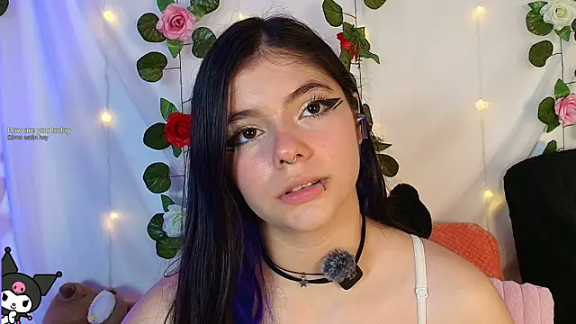 Snapshot of cutee_andrea chatting on April 29, 2026, 3:32 am cutee andrea online show from April 29, 2026, 3:32 am