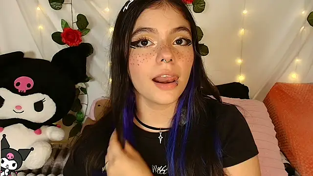 Snapshot of cutee_andrea chatting on April 5, 2026, 3:24 am cutee andrea online show from April 5, 2026, 3:24 am