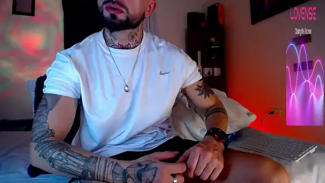 Edwardjonnes online show from May 20, 2026, 1:46 am
