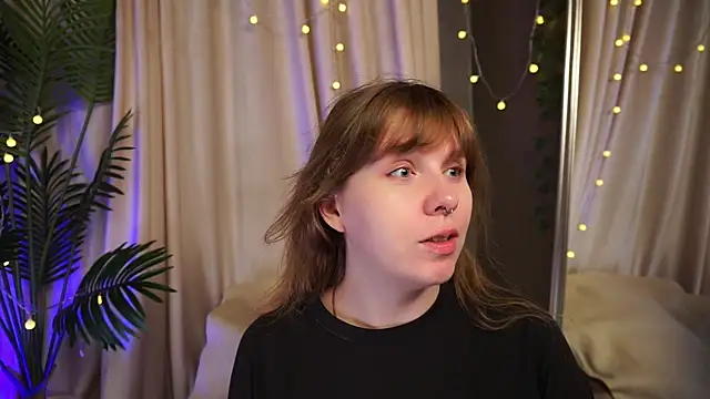 Snapshot of Sense_Of_Rosemary chatting on October 18, 2025, 5:53 am Sense Of Rosemary online show from October 18, 2025, 5:53 am