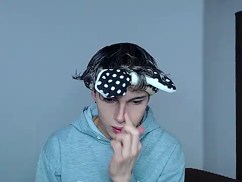 Snapshot of john_vichenso chatting on November 24, 2025, 9:37 pm john vichenso online show from November 24, 2025, 9:37 pm