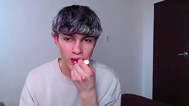 Snapshot of john_vichenso chatting on November 18, 2025, 9:07 pm john vichenso online show from November 18, 2025, 9:07 pm