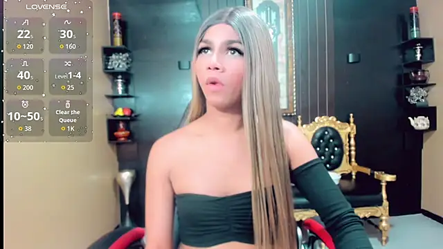 Britany montiel online show from November 18, 2025, 7:28 pm