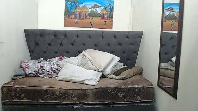 QUEEN DIVAXX online show from November 15, 2025, 1:09 am