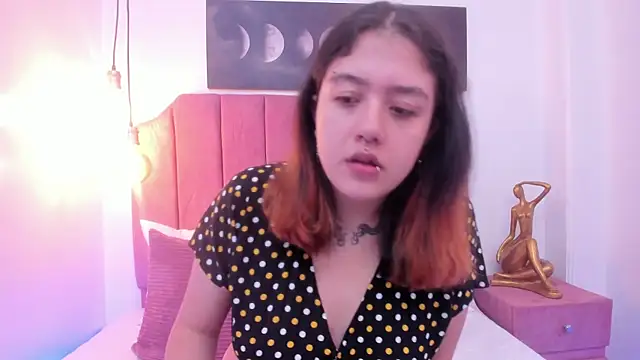 Niaa Stark online show from May 6, 2026, 3:43 am