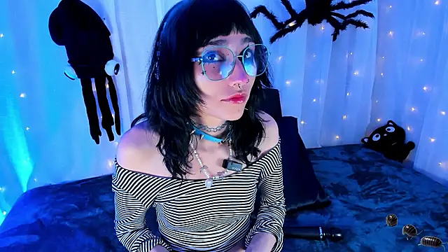 HoshiMiuu online show from September 13, 2025, 7:36 pm