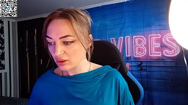 Snapshot of Blonde_Temptation chatting on November 1, 2025, 10:31 am Blonde Temptation online show from November 1, 2025, 10:31 am