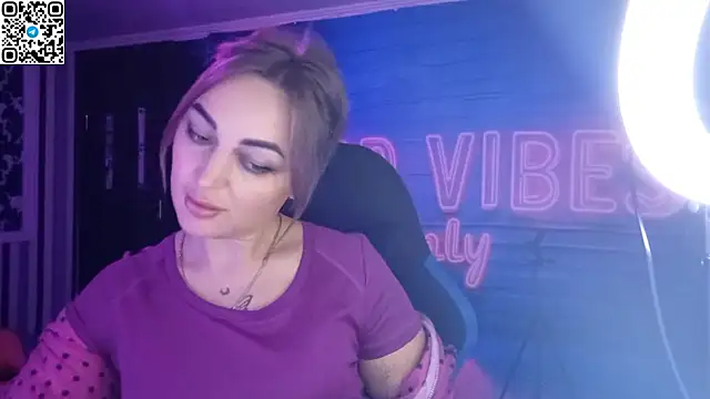 Snapshot of Blonde_Temptation chatting on October 20, 2025, 3:45 pm Blonde Temptation online show from October 20, 2025, 3:45 pm