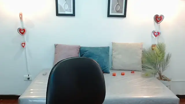 Evanss lx online show from February 20, 2026, 7:27 pm