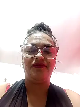 Lady 16 online show from October 28, 2025, 1:21 pm