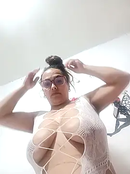 Lady 16 online show from September 20, 2025, 11:37 am