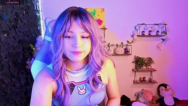 Snapshot of Eymmy_24 chatting on March 7, 2026, 2:29 am Eymmy 24 online show from March 7, 2026, 2:29 am