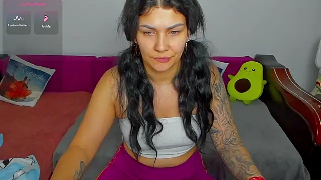 MiaKiittyy online show from January 8, 2026, 5:30 pm