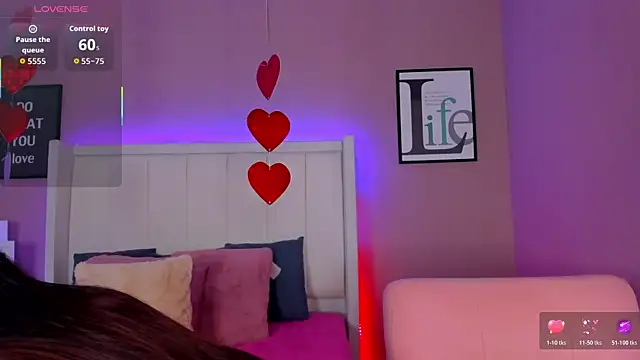 sarahyessica online show from April 24, 2026, 5:20 am