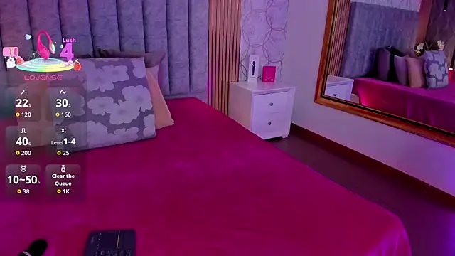 sarahyessica online show from January 6, 2026, 7:40 pm