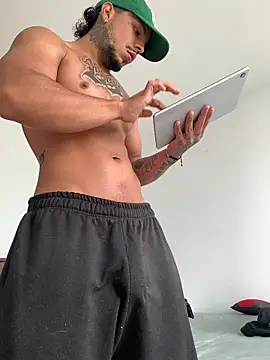 Snapshot of DeimonOficial chatting on October 27, 2025, 8:32 pm DeimonOficial online show from October 27, 2025, 8:32 pm