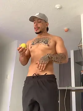 Snapshot of DeimonOficial chatting on October 12, 2025, 9:05 pm DeimonOficial online show from October 12, 2025, 9:05 pm