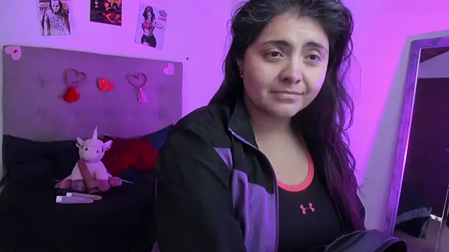 TifanyAmazinng online show from February 14, 2026, 1:33 pm