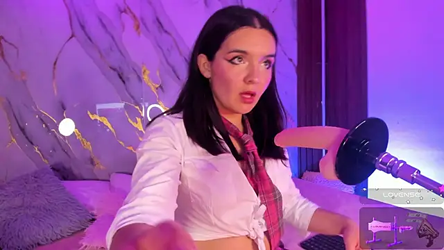 alicecute77 online show from November 13, 2025, 2:26 am