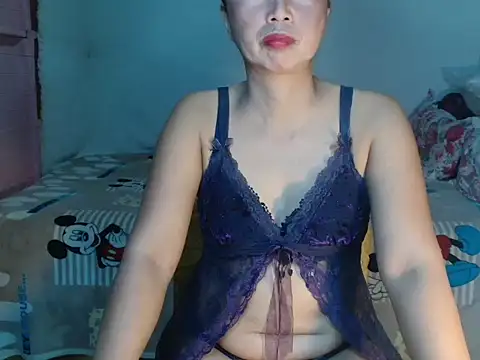 HelenaM online show from May 11, 2026, 3:30 am