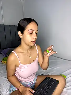 Snapshot of dalianataba chatting on November 6, 2025, 4:33 pm dalianataba online show from November 6, 2025, 4:33 pm