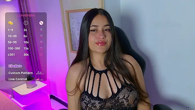 gabyjoness  online show from May 26, 2026, 4:21 am