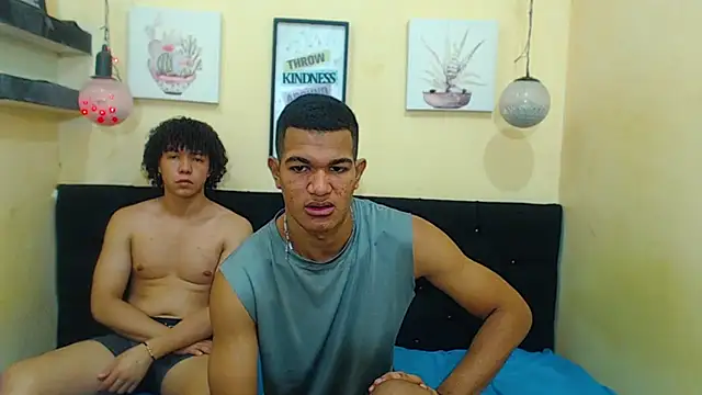 Snapshot of Black_hugecock chatting on October 20, 2025, 1:11 pm Black hugecock online show from October 20, 2025, 1:11 pm