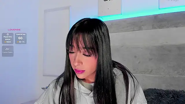 Aleja ruizz online show from November 20, 2025, 6:25 am