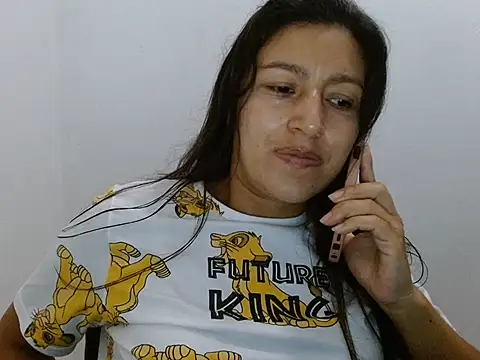 Snapshot of SarahFriendly chatting on July 21, 2026, 11:22 am SarahFriendly online show from July 21, 2026, 11:22 am