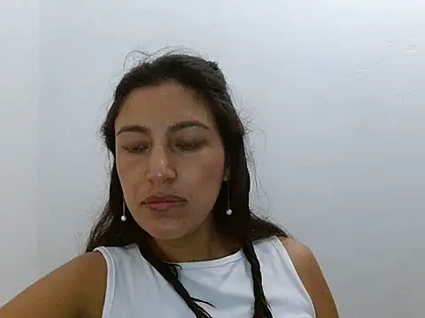 Snapshot of SarahFriendly chatting on June 20, 2026, 4:34 pm SarahFriendly online show from June 20, 2026, 4:34 pm