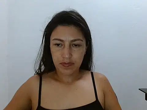 Snapshot of SarahFriendly chatting on June 14, 2026, 1:56 pm SarahFriendly online show from June 14, 2026, 1:56 pm