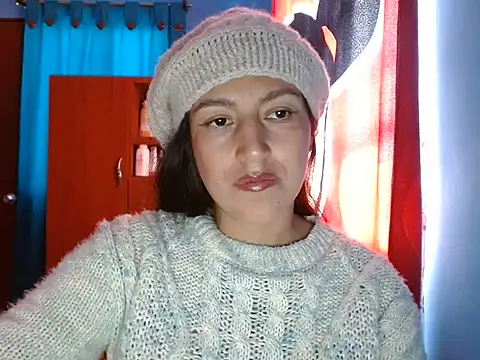 Snapshot of SarahFriendly chatting on June 24, 2026, 3:32 pm SarahFriendly online show from June 24, 2026, 3:32 pm