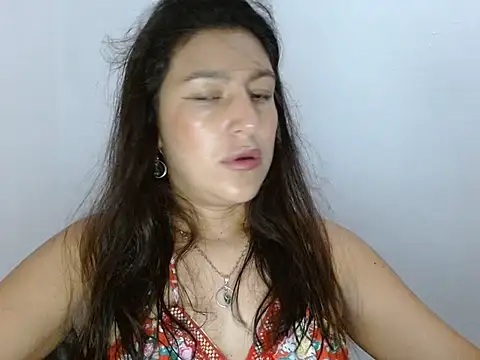 Snapshot of SarahFriendly chatting on July 19, 2026, 3:53 pm SarahFriendly online show from July 19, 2026, 3:53 pm