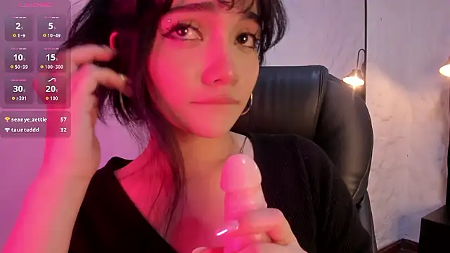 Snapshot of Darky_Doll chatting on March 7, 2026, 11:43 pm Darky Doll online show from March 7, 2026, 11:43 pm