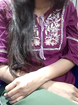 Aarti-kumri online show from November 6, 2025, 3:16 pm