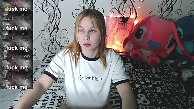 RoyAngela online show from October 25, 2025, 5:24 pm