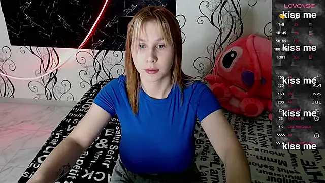 RoyAngela online show from October 16, 2025, 4:04 pm