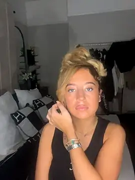 Aurorajadex online show from October 21, 2025, 3:33 pm