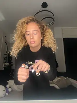 Aurorajadex online show from November 17, 2025, 12:53 pm