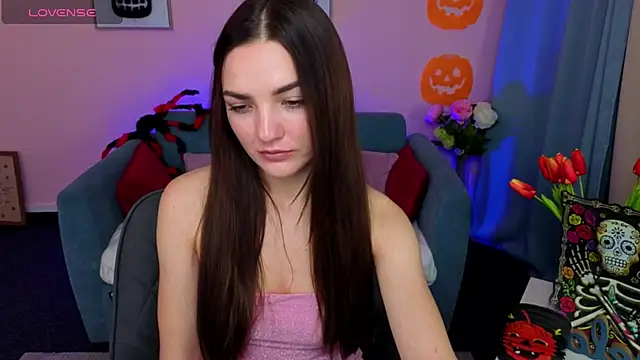 MyEllaLuvs online show from October 27, 2025, 9:27 pm