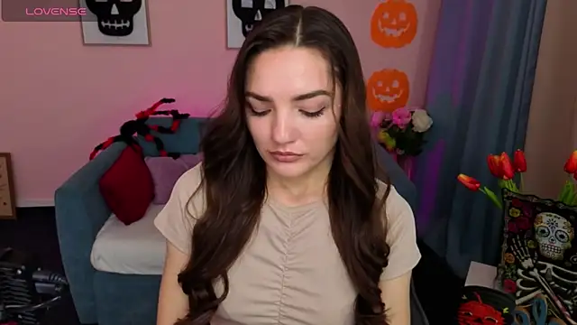 MyEllaLuvs online show from October 28, 2025, 9:25 pm