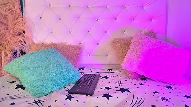 tatixxxvega online show from May 20, 2026, 6:05 pm