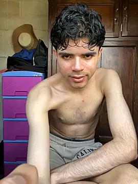 Axel-Mejia online show from November 12, 2025, 6:34 pm